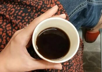 5 колірних помилок, які роблять ваш образ дешевим (і як їх виправити) + бонусні лайфхаки