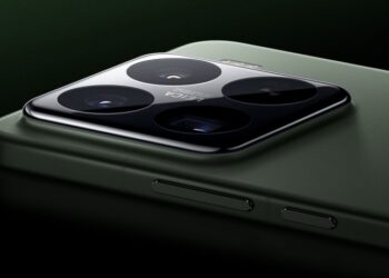 Інсайдер: Xiaomi готує ультратонкий флагманський смартфон з акумулятором високої ємності та потрійною 50-Мп камерою