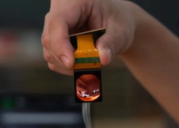 OLED-on-Silicon змінить доповнену реальність: Samsung представила панелі для XR-пристроїв зі щільністю 5000 ppi та піковою яскравістю до 15 000 ніт