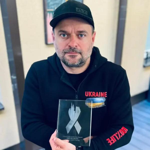 На кону життя 120 тисяч українців. Чи загрожує Україні епідемія ВІЛCНІД через дії Трампа