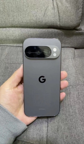 Усі секрети Google розкрито: у мережі з'явилися "живі" фото флагманського смартфона Pixel 10 Pro