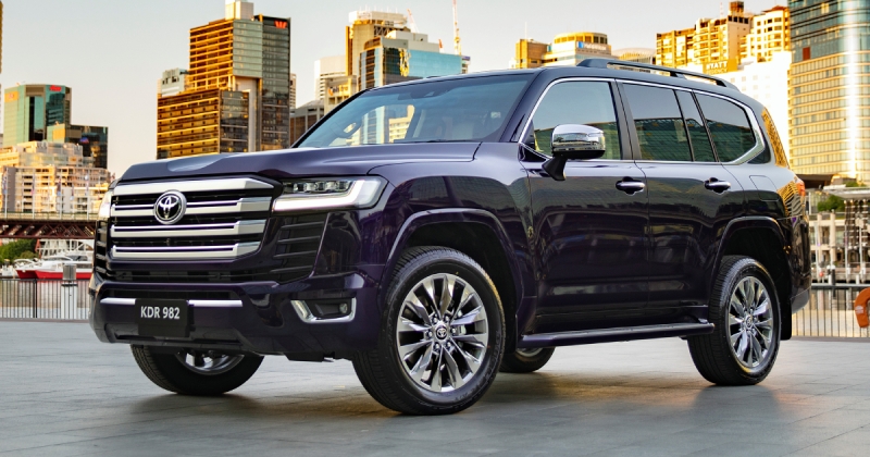 Toyota Land Cruiser 300 став самозарядним гібридом