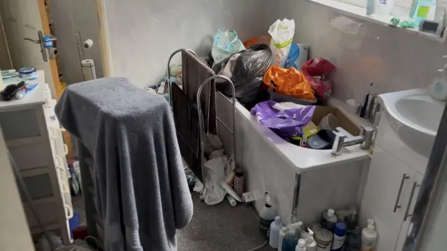 "Я не знала, що звичка збирати мотлох - це психічне захворювання"