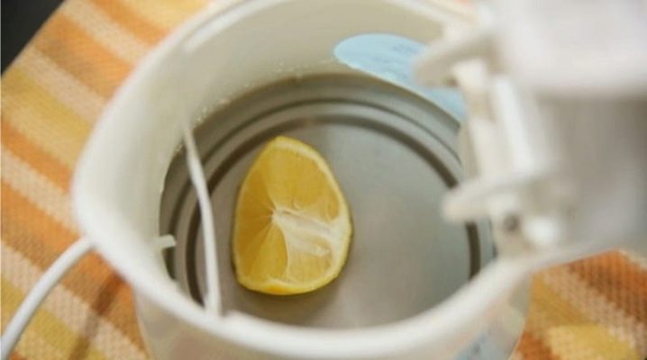 Як відмити накип в електрочайнику за допомогою лимона