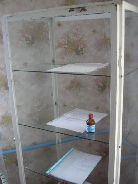 "Ллю сто грамів і так лікуюсь". Як у віддалених селах виживають без медиків