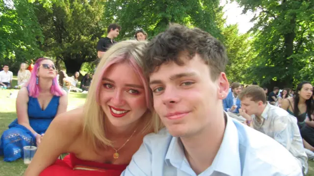"Наша сестра померла, бо мати вірила в антимедичні теорії змови"