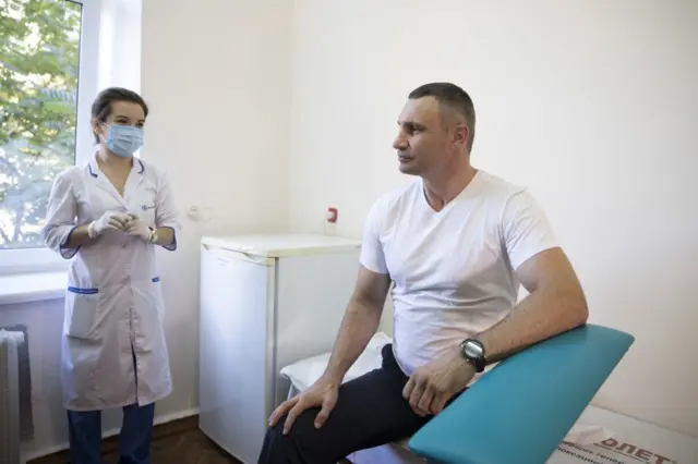 Захворіють всі невакциновані діти - Кузін про загрозу кору в Україні