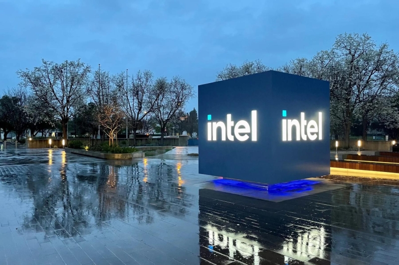 «Правління Intel звільнити, Пета Гелсінгера знов найняти», — колишній CEO компанії Крейг Барретт